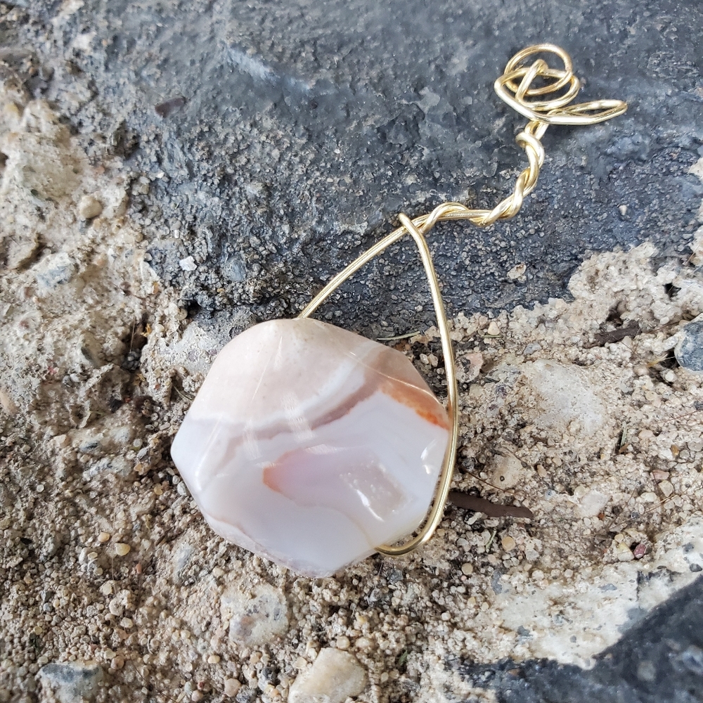 Flower agate pendant